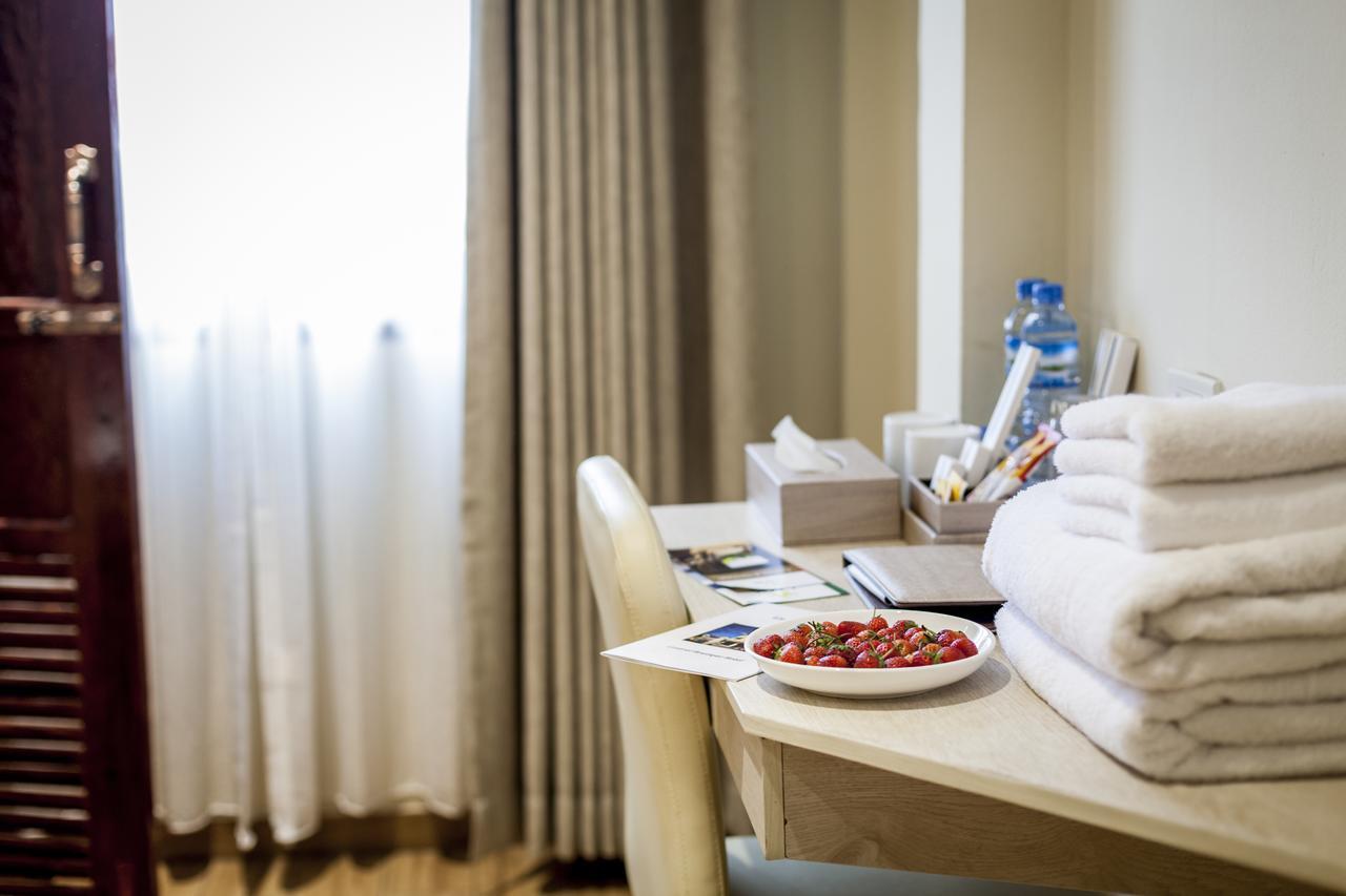 Central Boutique Hotel Вьентьян Экстерьер фото